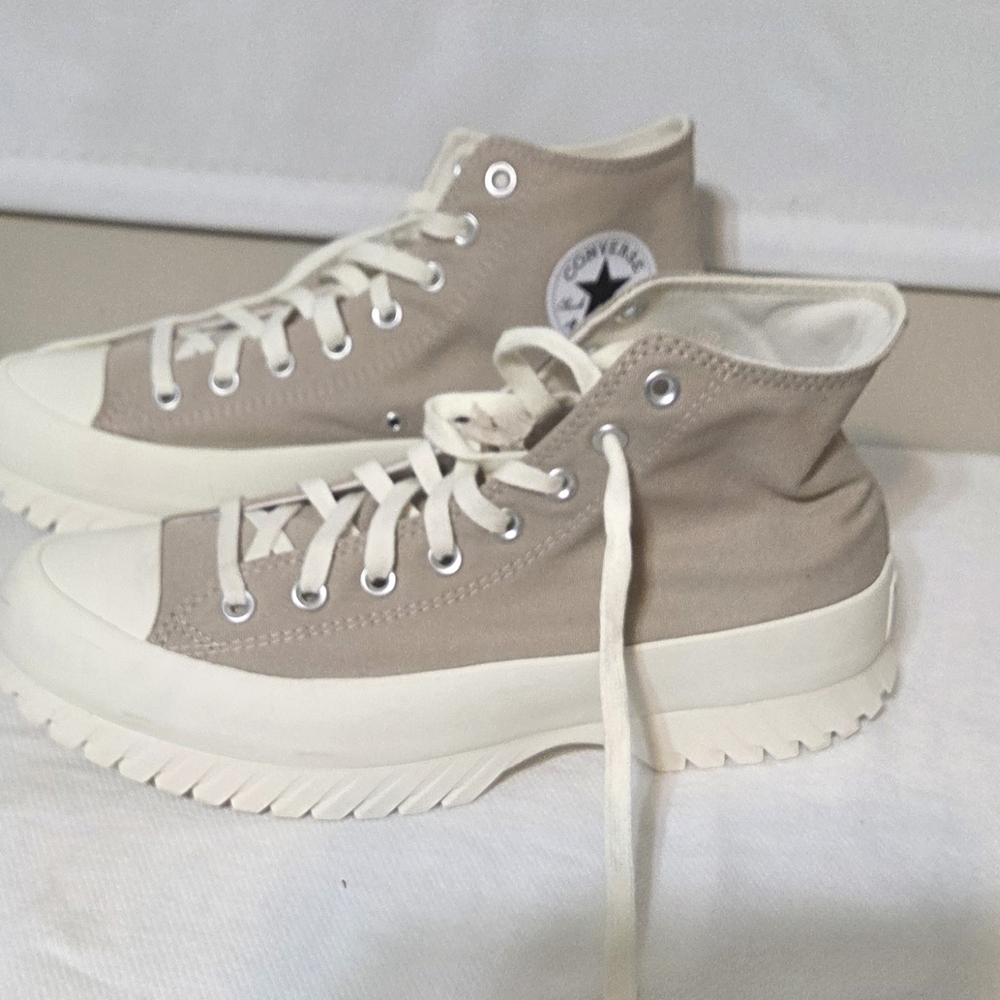 Converse Chuck Taylor All Star Lugged 2.0 ShoesBeige Tan A05098C 
SIZE:  M10.5/W - Picture 4 of 7